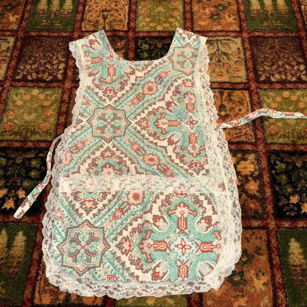 VTG Granny Core Handmade Full Apron Smock Floral Print Lace Trim Smock